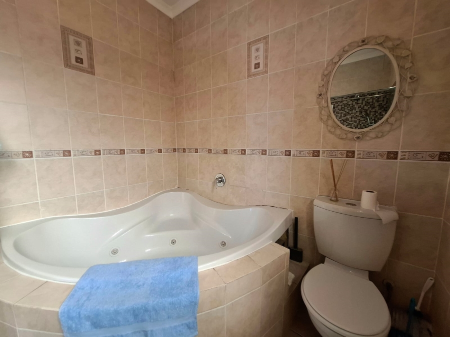 To Let 3 Bedroom Property for Rent in Ruyterwacht Western Cape